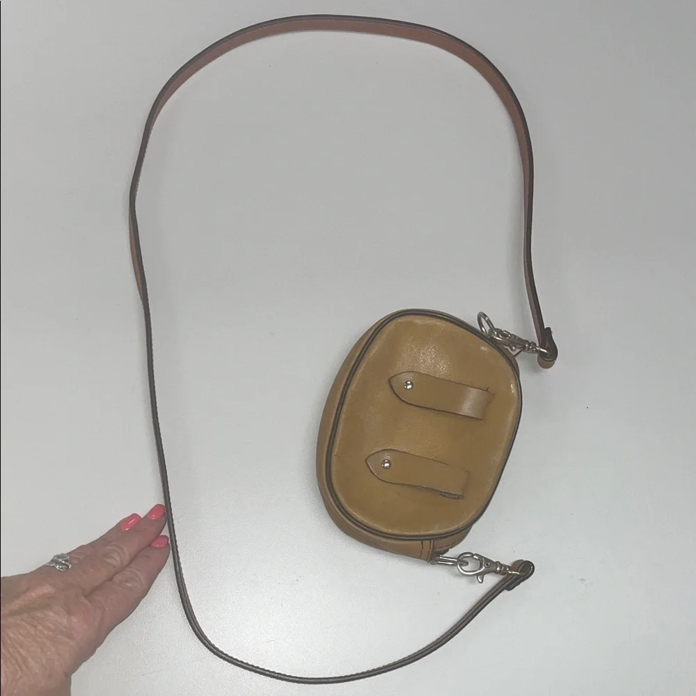 Source Unknown chic belt
